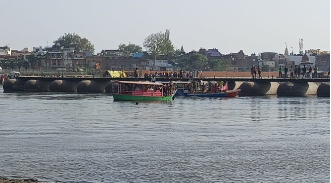 तीर्थयात्री बोकेको नाउ यमुना नदीमा पल्टिँदा १० जनाको मृत्यु