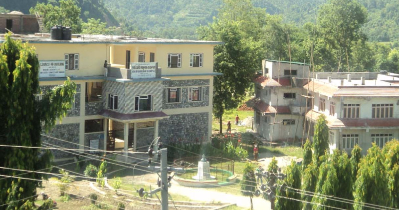 दमौलीको भानुभक्त क्याम्पसमा मधेसी कोटामा खस आर्य विद्यार्थी भर्ना भएपछि लफडा