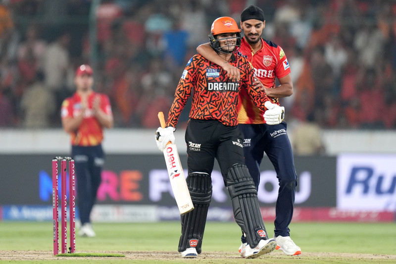 अभिषेक शर्माले २४ बाउन्ड्री प्रहार गरेको खेलमा हैदरावादसँग पन्जाब स्तब्ध