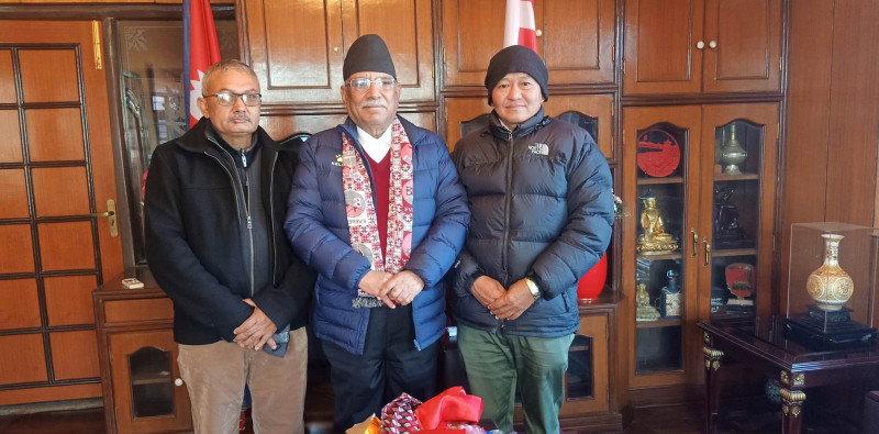 समानुपातिक सांसद हुन नपाएपछि अजम्बरले प्रचण्डलाई भने- तपाईंले मलाई बधाई दिन पाउनुभएन