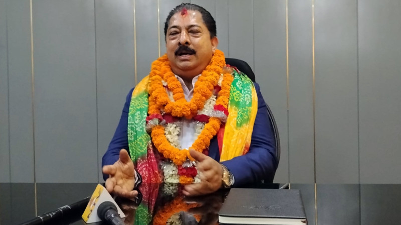 उद्योग वाणिज्य महासंघका नवनियुक्त अध्यक्ष श्रेष्ठले गरे पदभार ग्रहण