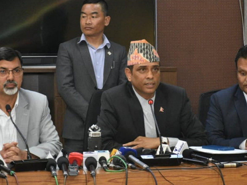 एमाले उपाध्यक्ष पाण्डेलाई अर्थसचिव मरासिनीको जवाफ- अहिले पनि ६७ अर्ब छ, रकम दिन सकिँदैन भन्दा आश्चर्य लाग्यो