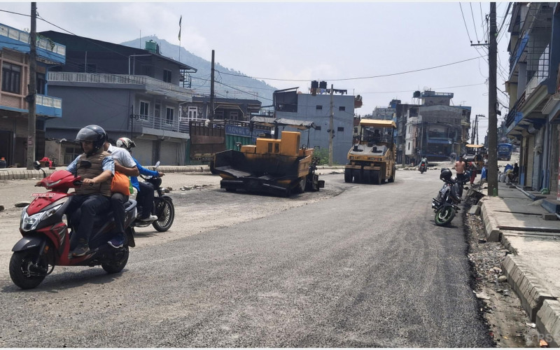 मध्यपहाडी लोकमार्ग: हरिचोक–याम्दी खण्ड ‘अस्फाल्ट’ प्रविधिबाट ‘पिच’