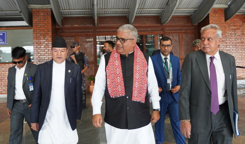 सगरमाथा संवादमा भाग लिन नेपाल आइपुगे भारतीय वनमन्त्री यादव