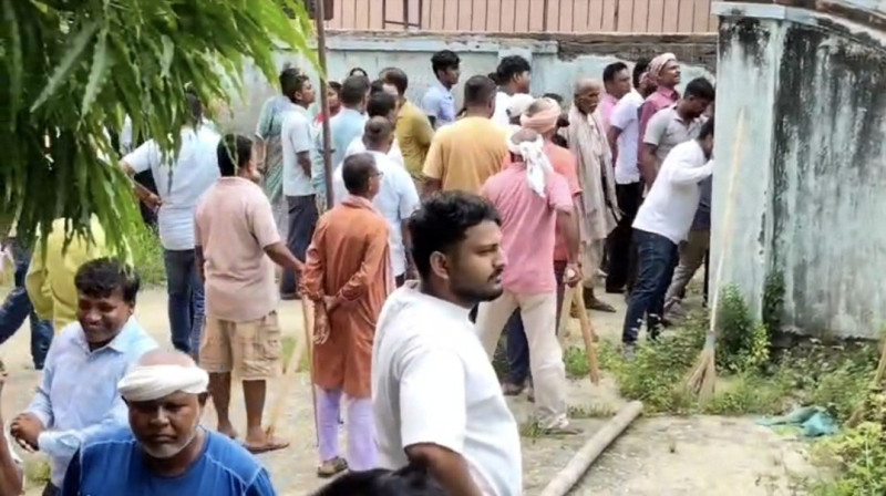 बारामा पार्टी कार्यालयलाई लिएर कांग्रेसका दुई समूहबीच झडप