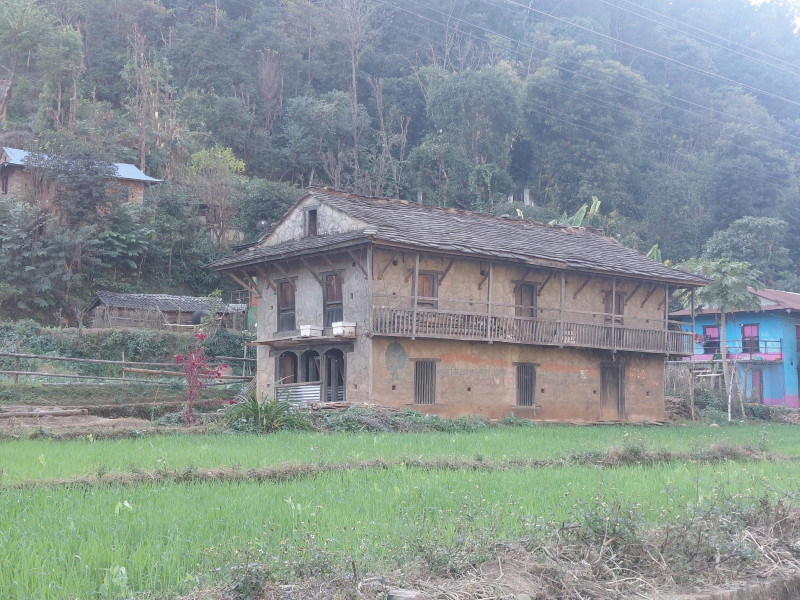 पहाडमा जनसंख्या संकट : विकास गाउँ सोझियो, मान्छे शहर