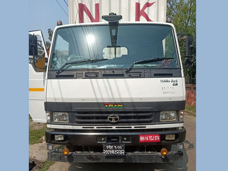 अवैध रुपमा नेपाल भित्र्याइएको एक करोड ६० लाखको मेडिकल सामग्री प्रहरी नियन्त्रणमा 