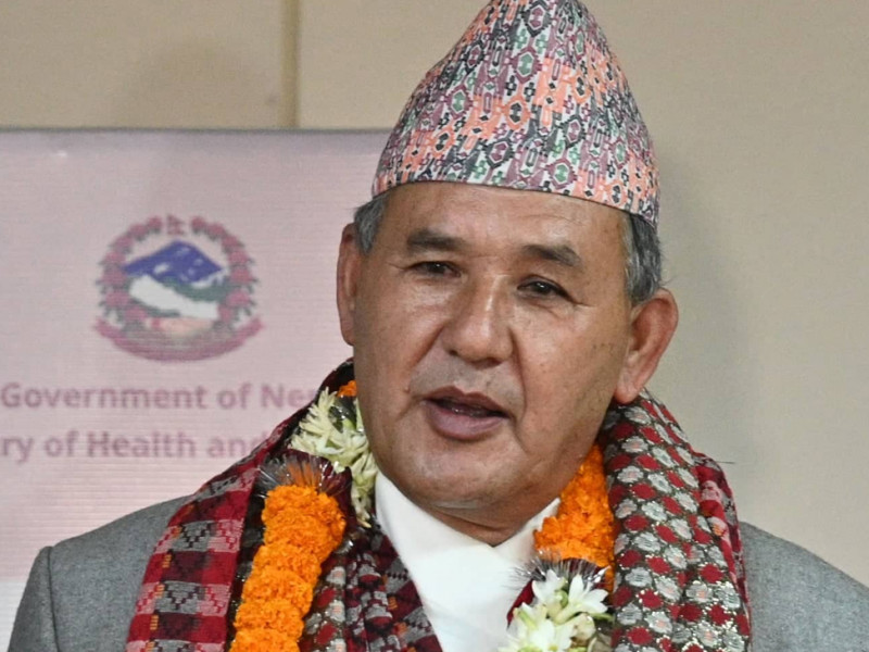 स्वास्थ्यमन्त्री खापुङलाई आयोगले लगायो पाँच हजार जरिवाना