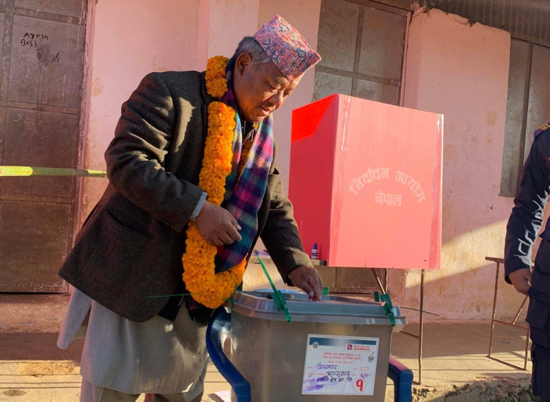 कांग्रेस सहमहामन्त्री आङ्देम्बेले गरे मतदान 