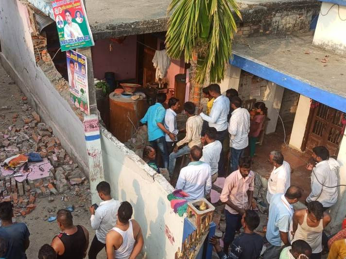 वडाध्यक्षका उम्मेदवारको घरमा विस्फोट, श्रीमती घाइते