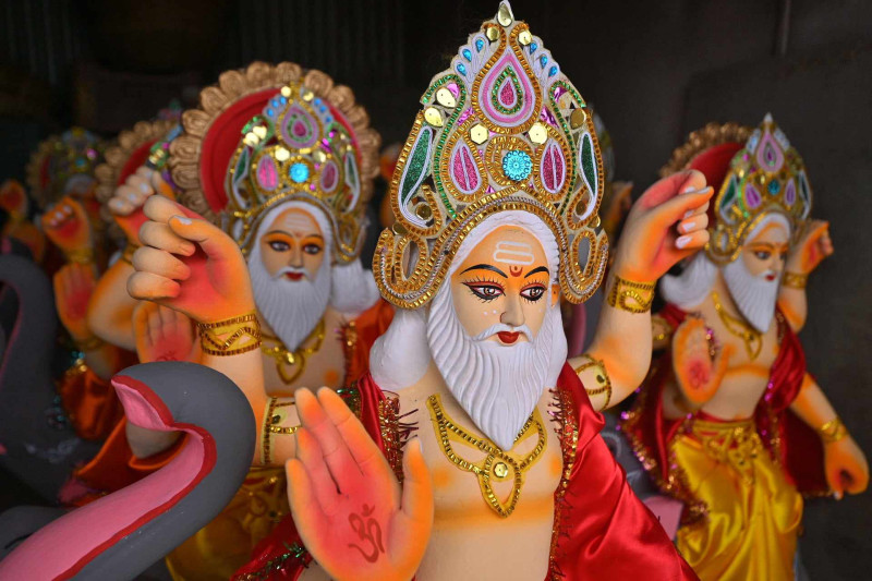 आज विश्वकर्मा पूजा, वास्तु दिवस पनि मनाइँदै