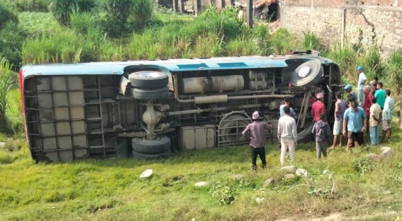 कञ्चनपुरमा बस दुर्घटना, एक जनाको मृत्यु