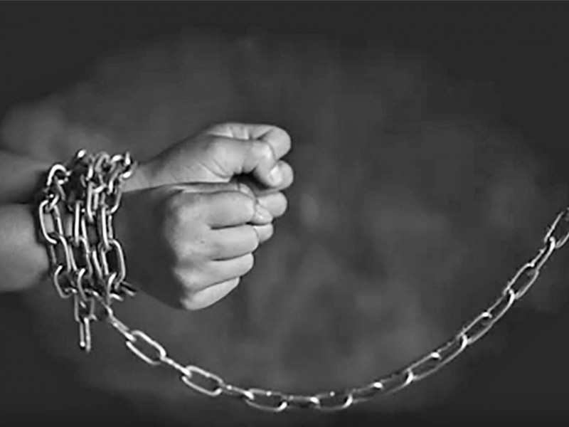 उपचार अभावमा नौ वर्षीय बालक साङ्लोमा, बुबा भन्छन्- पैसा भए उपचार गर्थें