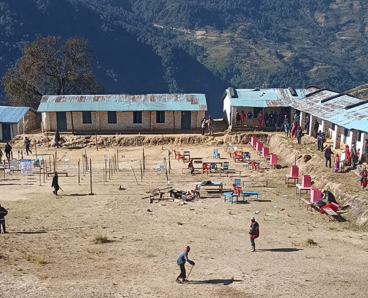 बाजुराको खप्तड छेडेदहमा कांग्रेस र एमालेका कार्यकर्ताबीच झडप, मतदान स्थगित