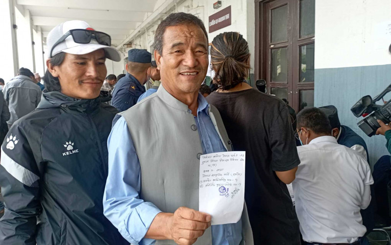 छक्कबहादुर लामाले एमालेबाट दिए उम्मेदवारी