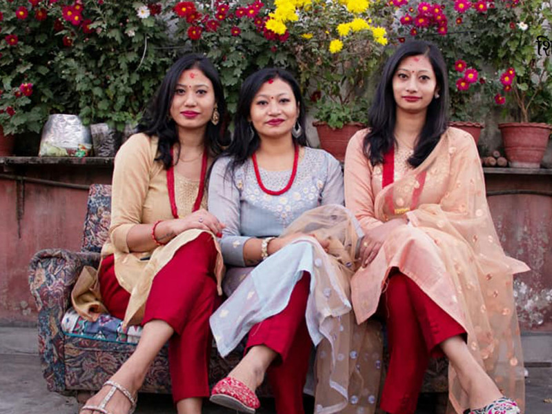 १० वर्षदेखि बेपत्ता आमा खोजिरहेका निरीह छोरीहरू