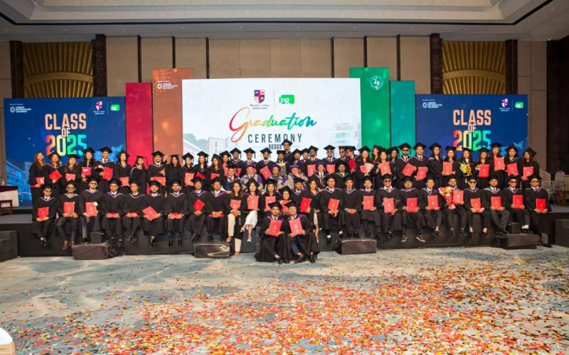 इस्लिङ्टन कलेजको दीक्षान्त समारोहमा दुई विद्यार्थीलाई डेढ करोडभन्दा बढीको अन्तर्राष्ट्रिय छात्रवृत्ति प्रदान