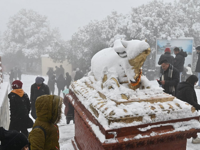 आच्छुछु..आज कति जाडो, आउनोस् चिसोभित्रको मजा नियालौँ
