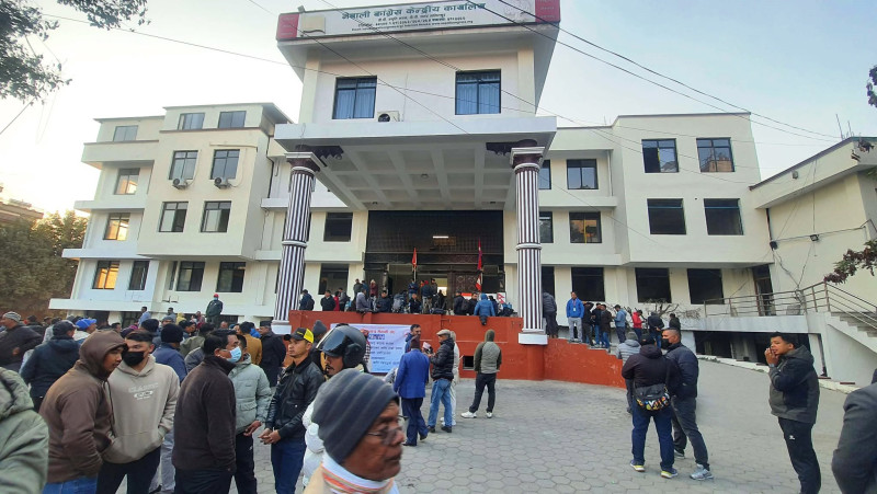 राष्ट्रिय झण्डालाई पाखुरा, कम्मर र घाँटीमा ज्याकेट या मफलर जस्तो बनाएर नबेर्न कांग्रेसको सर्कुलर 