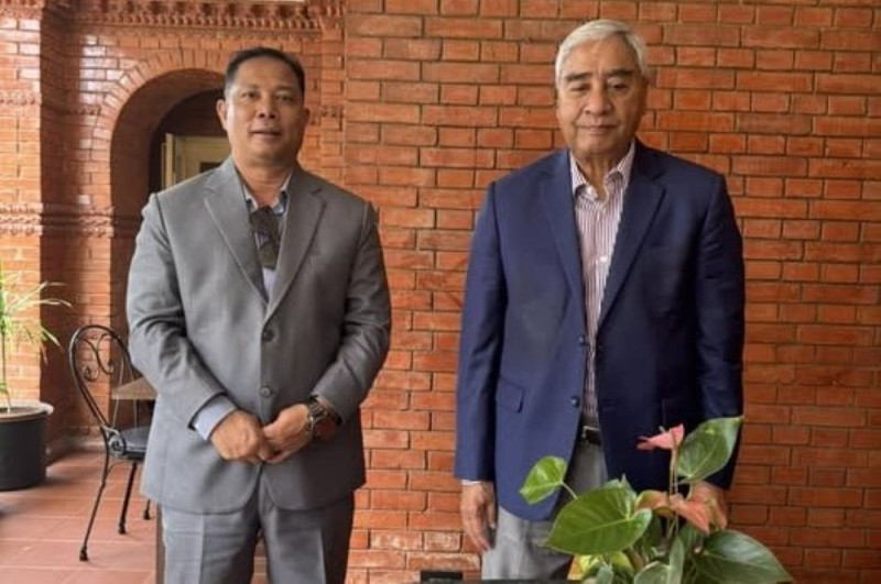 पार्टीमा बबन्डर चलिरहेका बेला रेशम देउवानिवासमा