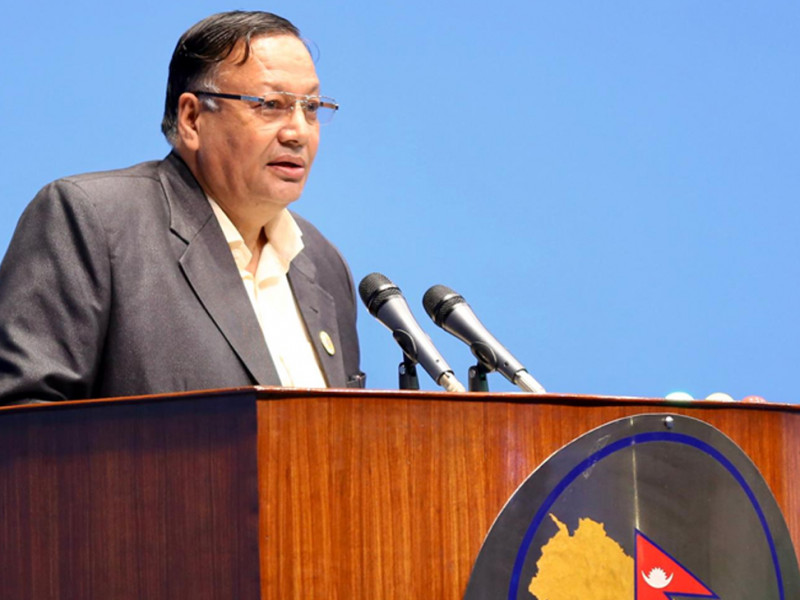 पाठ्यपुस्तक अभावबारे शिक्षामन्त्रीको जवाफ- एक महिना पहिले पढाइ सुरु भयो, रुस युक्रेन-युद्धले कागज आएन