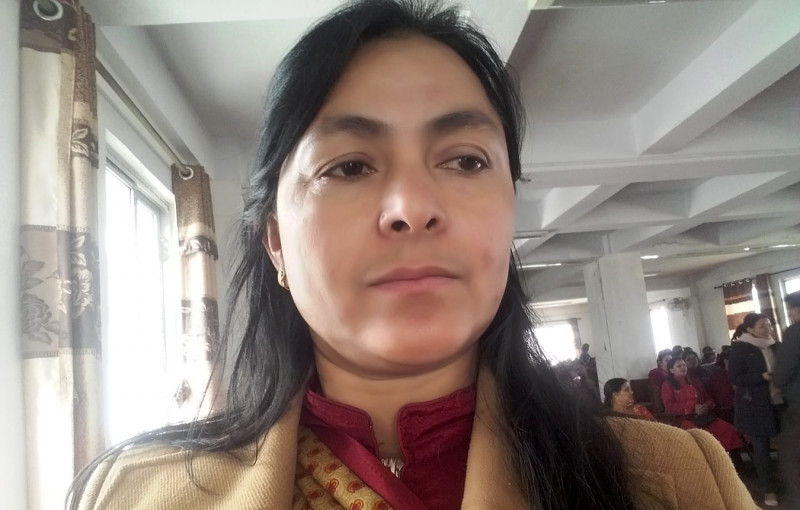 दोलखा इन्चार्जबाट राजीनामा दिएकी देवी खड्कालाई प्रश्न- चुनावको मुखमा माओवादी छाड्‌न लागेको हो ?
