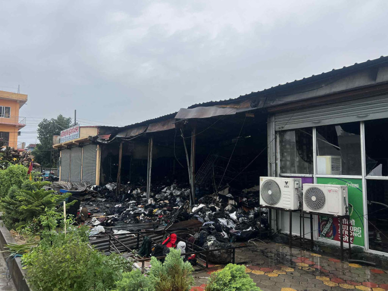 धनगढीमा भीषण आगलागी, आठ सटर जले