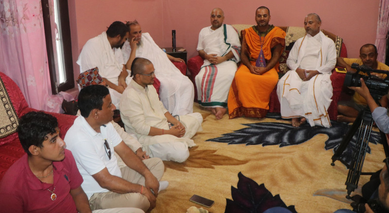 प्रशासनले धरानमा निषेधाज्ञा लगाएकोमा हिन्दू धार्मिक गुरुहरूको विरोध