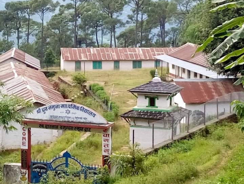पर्वतका ३१ विद्यालय विद्यार्थीविहीन, रित्ता विद्यालय रुँग्दै शिक्षक