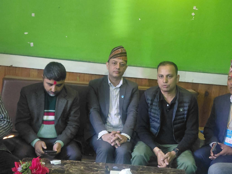 रवि लामिछानेको विषयमा सरकारकाे धारणा मागिरहेका छाैँ: डीपी अर्याल