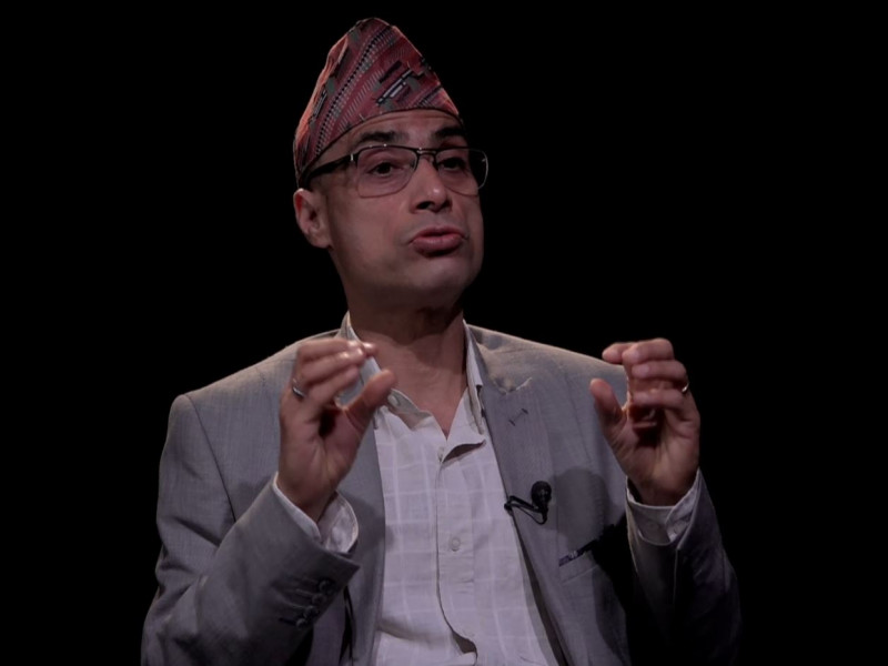 बाङ्गोटिङ्गो दाँतले चिन्तित हुनुहुन्छ ? डाक्टर भन्छन्, 'जिब्रोले नै मिलाउन सकिन्छ' (भिडियाे)