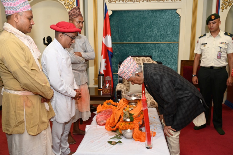 चाँगुनारायणको कलश यात्रामा राष्ट्रपति पौडेलले गरे छाया दर्शन