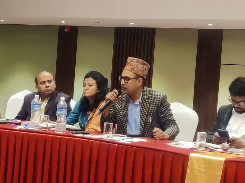 ‘बालबालिकालाई मोबाइल दिएर फकाउने बानी त्यागौँ’ 
