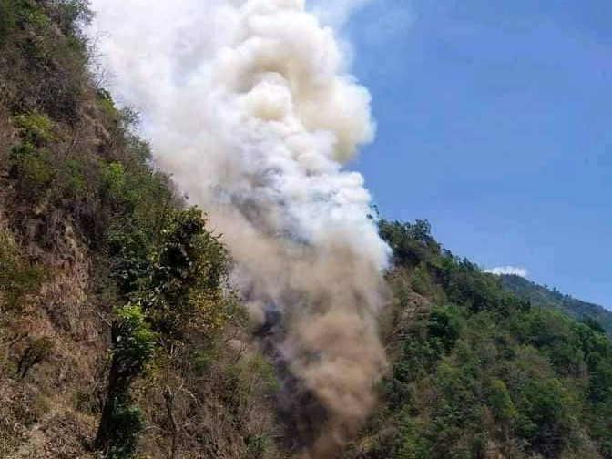 दक्षिण ललितपुरको प्युटार जंगलमा भीषण आगलागी, दर्जनौँ घर जोखिममा