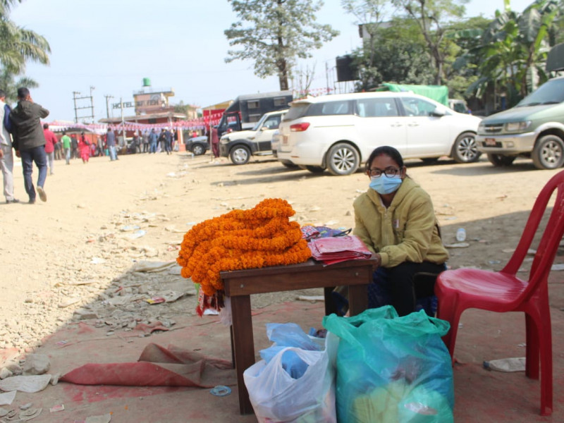 एमाले महाधिवेशनस्थलमा फूल र खादाको व्यापार सुरु