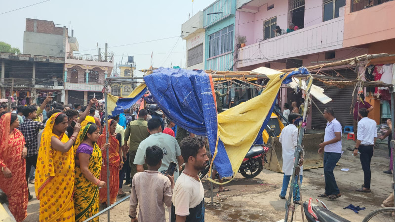 जनकपुरकाे पेठिया क्षेत्रमा फुटपाथ अतिक्रमण हटाउने अभियान सुरु