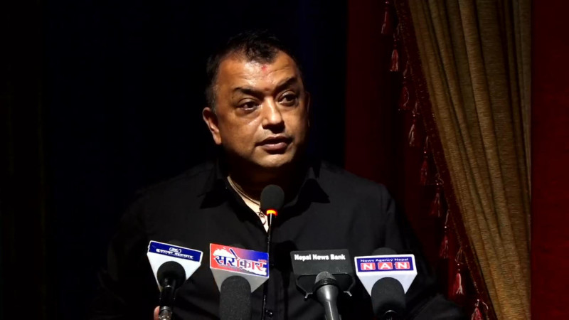 सरकारबाट कहिले टाढा कहिले नजिक किन छन् गगन थापा ?