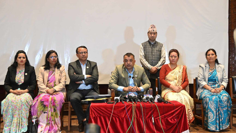 संसदमा भएको धकेलाधकेलमा प्रधानमन्त्रीले जवाफ दिनुपर्ने कांग्रेसको माग