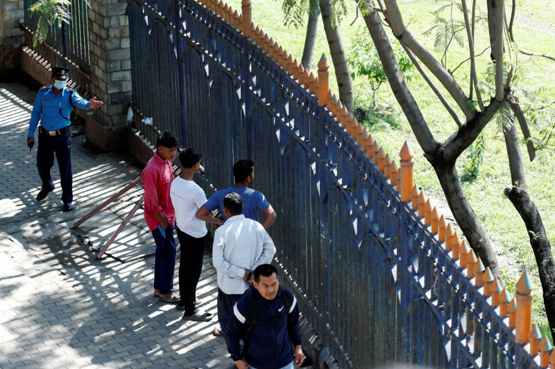 टुँडिखेलभित्र भीभीआईपीको गणतन्त्र दिवस, बाहिरबाट चियाउँदै जनता (तस्वीरहरू)