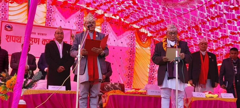 लुम्बिनीका नवनियुक्त मुख्यमन्त्री गिरीले लिए शपथ