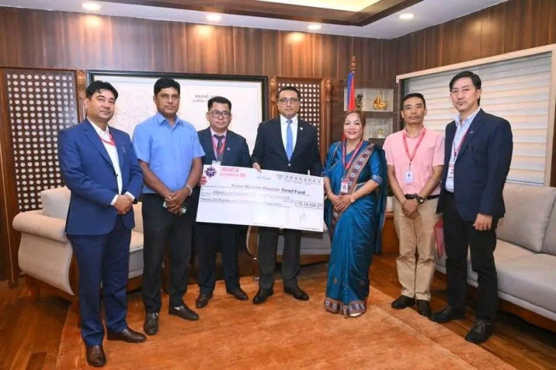 गोर्खाज फाइनान्सले बाढीपीडितका लागि १५ लाख १८ हजार सहयोग गर्‍यो