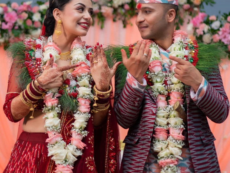 नीता ढुंगाना र हरिहर अधिकारीले गरे विवाह