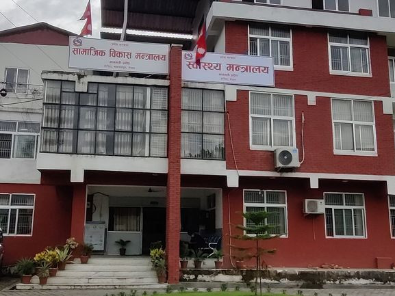 बागमतीमा साढे १२ लाख बालबालिकालाई टाइफाइडविरुद्धको खोप लगाइँदै 