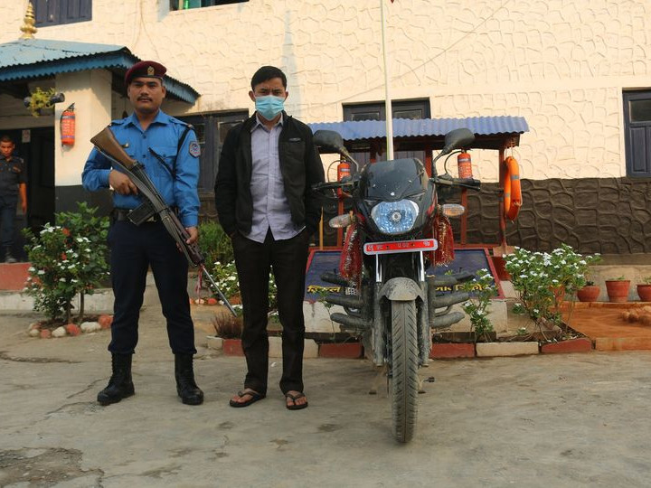 चोरीको मोटरसाइकलसहित वडाध्यक्ष पक्राउ, फेरि चुनाव लड्ने याेजनामा धक्का