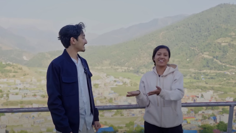 हँसिला हृदयेन्द्रलाई किन हेरिँदै छ शंकाले ? (भिडियोसहित)