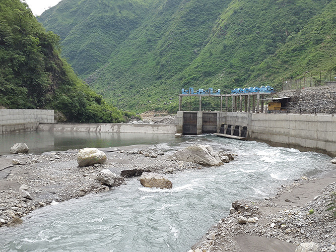 १८ महिनामा सकिनुपर्ने विद्युत् आयोजना चार वर्षमा पनि सकिएन