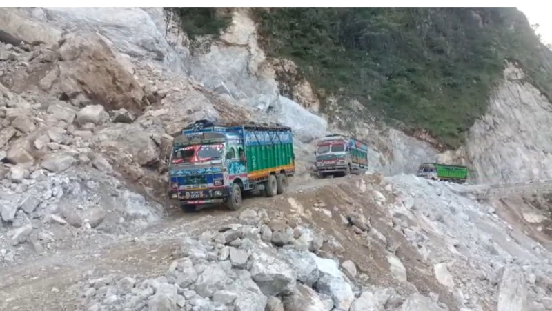 आठ दिनपछि सञ्चालनमा आयो पहिरोले अवरुद्ध कालीगण्डकी कोरिडोर