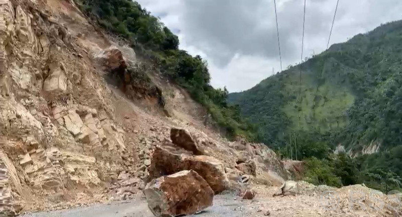 पहिरोका कारण कालीगण्डकी कोरिडोर अवरुद्ध