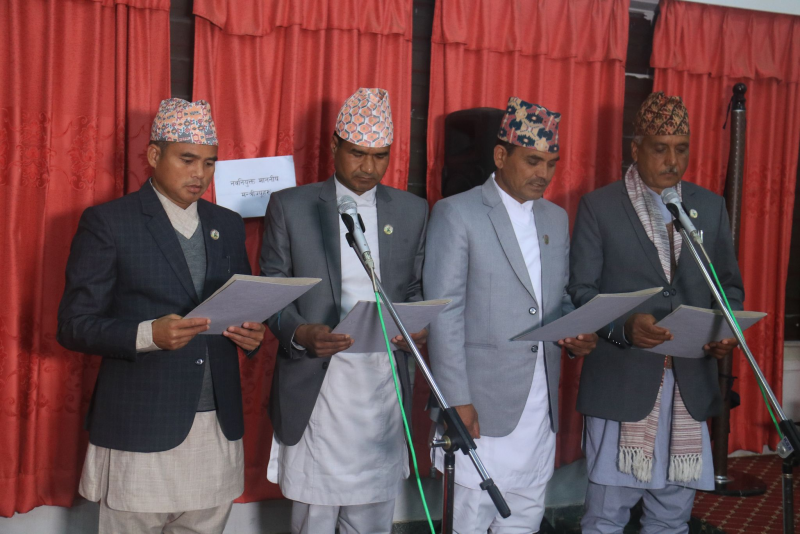 कर्णालीका नवनियुक्त मन्त्रीले लिए शपथ
