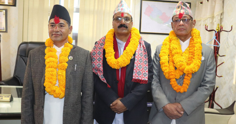 कर्णालीमा माओवादी र एमालेको कुरा नमिल्दा नेतृत्वविहीन बने मन्त्रालय, मन्त्रीहरू जिम्मेवारीविहीन